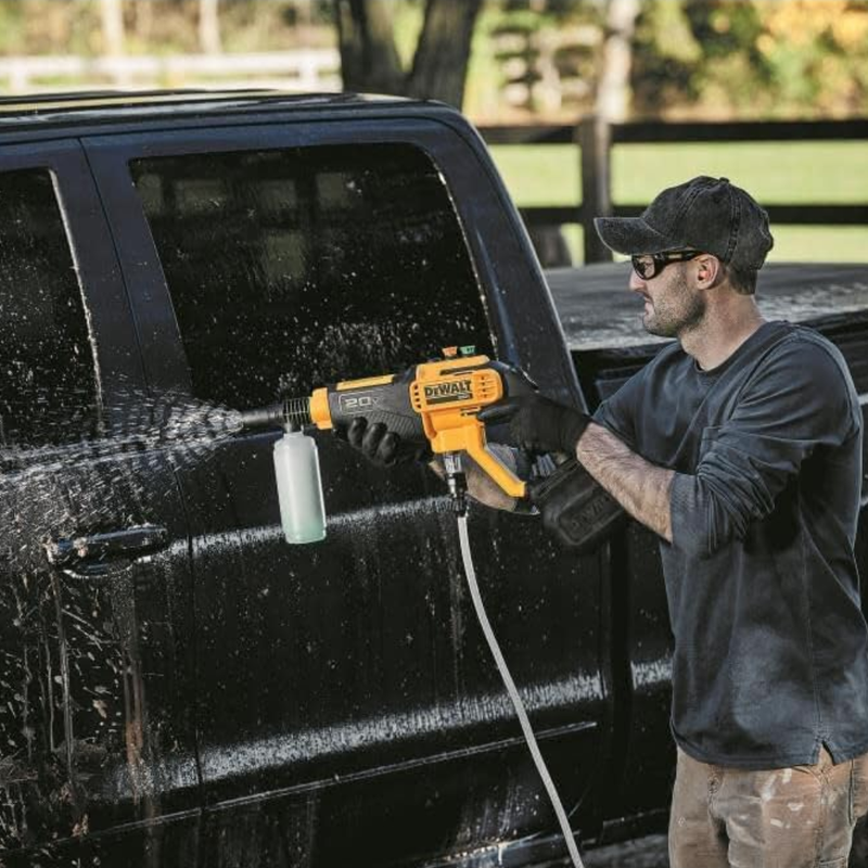 ORYGINALNY ZESTAW DEWALT: MYJKA CIŚNIENIOWA BEZPRZEWODOWA + ZESTAW AKCESORIÓW + 2 BATERIE 48V W PREZENCIE